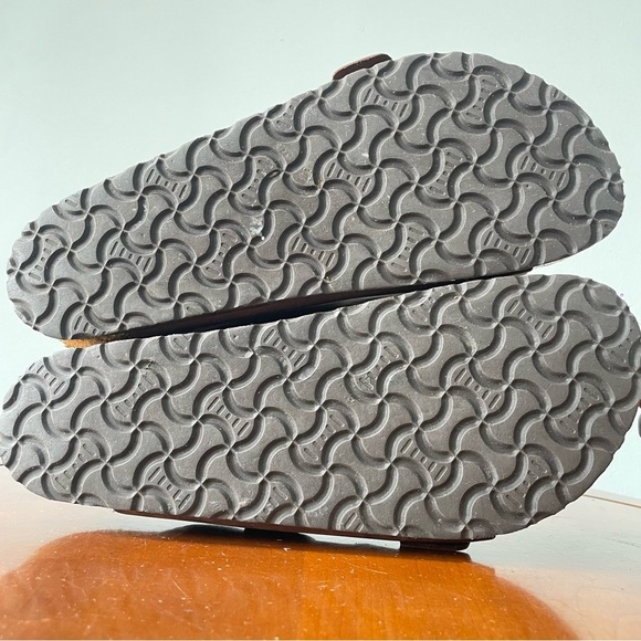 McKinley Arizona Soft Footbed Leather Strap Sandals | US 10 - Picture 8 of 8